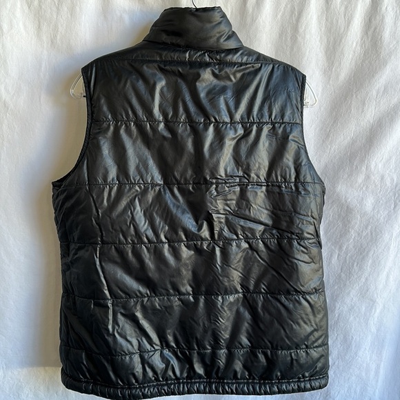 Reversible black puffer vest - Picture 5 of 15